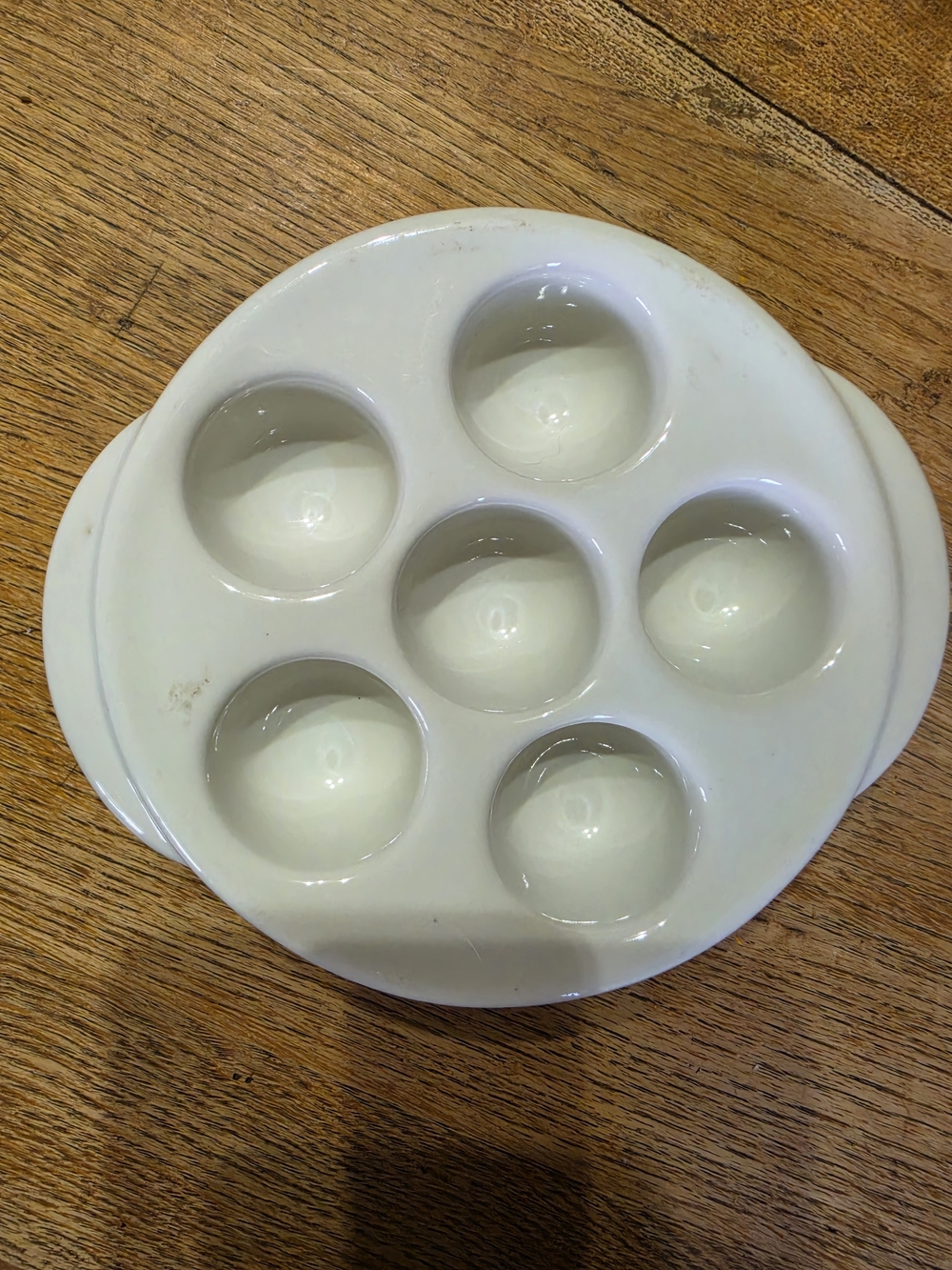 White Ceramic 6-Slot Server